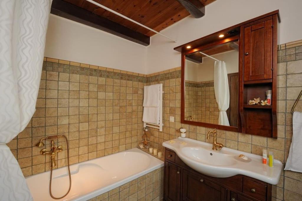 Villa Stone House With Sea View Achlia Exterior foto